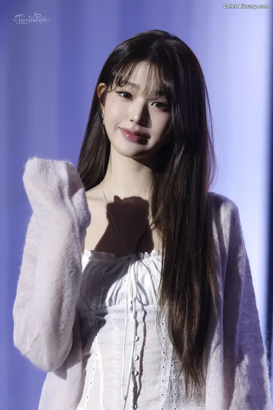 Jang Won-young  장원영 WONYOUNG photo 22 of 5846