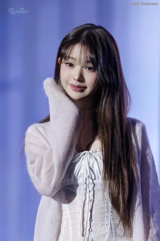 Jang Won-young  장원영 WONYOUNG photo 23 of 5846