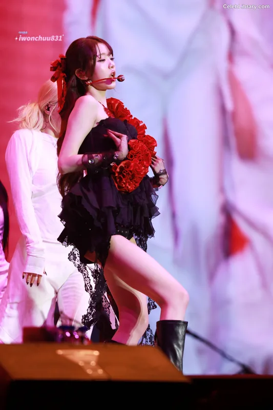 Jang Won-young  장원영 WONYOUNG photo 2 of 5846