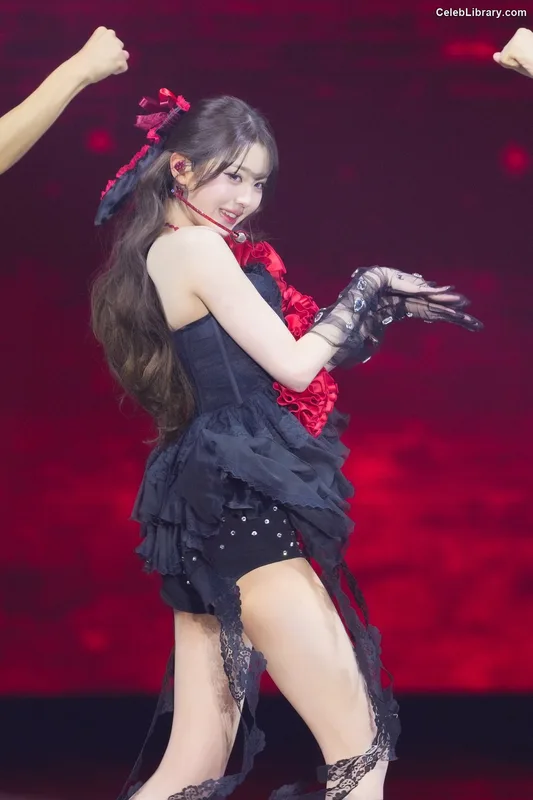 Jang Won-young  장원영 WONYOUNG photo 5 of 5846