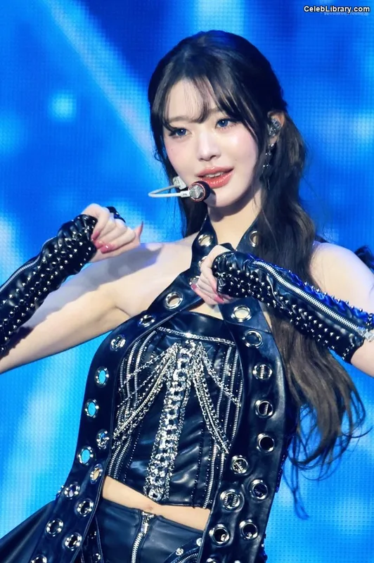 Jang Won-young  장원영 WONYOUNG photo 10 of 5846