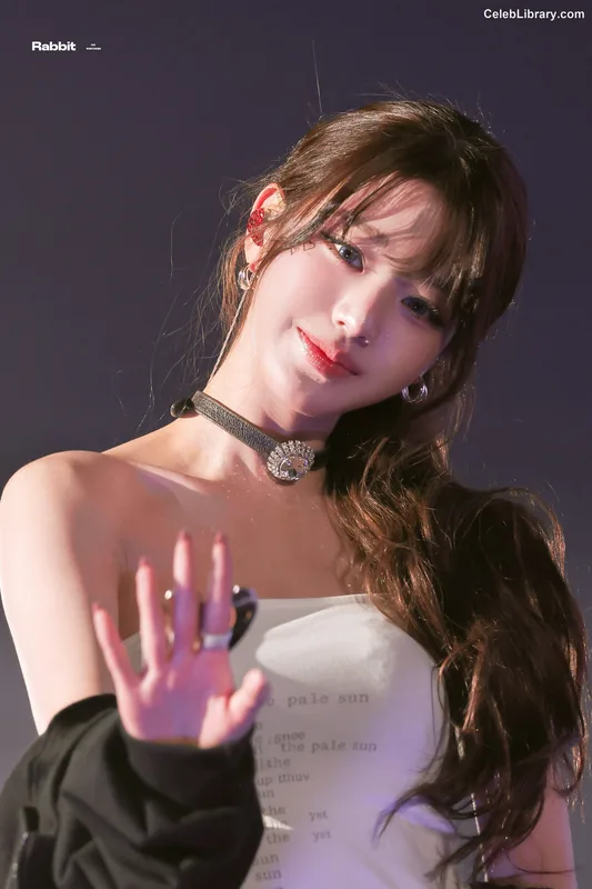 Jang Won-young  장원영 WONYOUNG photo 7 of 5846