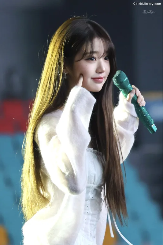 Jang Won-young  장원영 WONYOUNG photo 11 of 5846