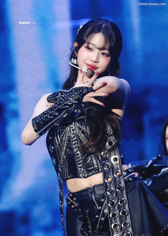 Jang Won-young  장원영 WONYOUNG photo 17 of 5846