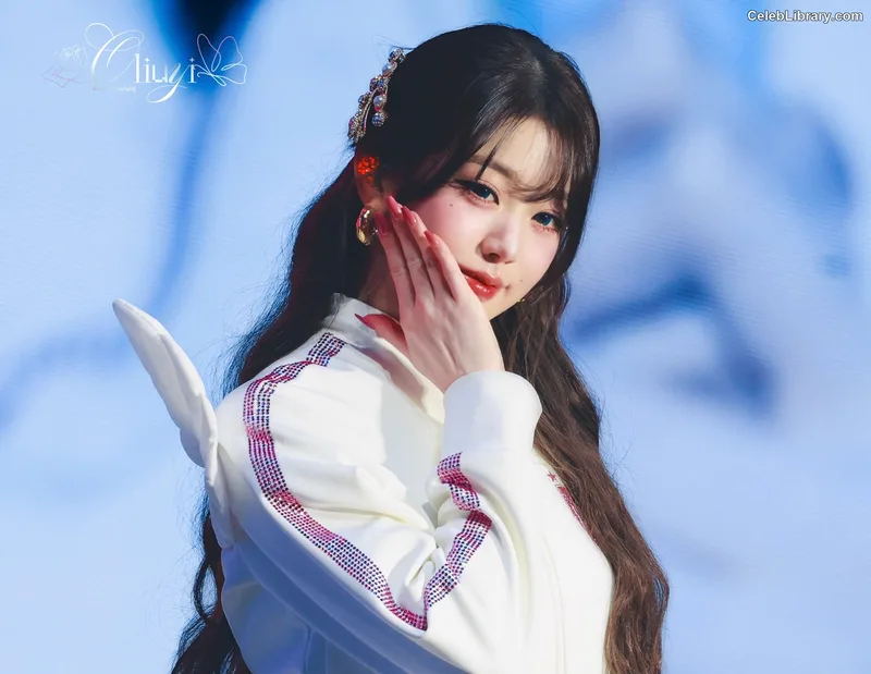 Jang Won-young  장원영 WONYOUNG photo 2 of 5846