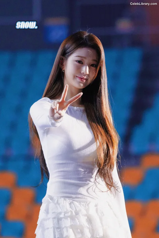 Jang Won-young  장원영 WONYOUNG photo 9 of 5846