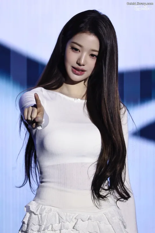 Jang Won-young  장원영 WONYOUNG photo 18 of 5846