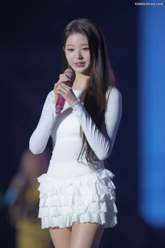 Jang Won-young  장원영 WONYOUNG photo 22 of 5846