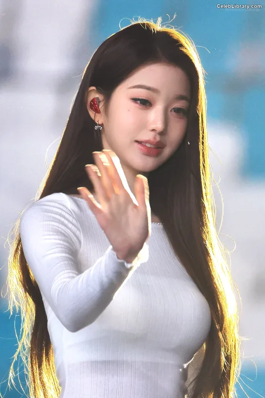 Jang Won-young  장원영 WONYOUNG photo 5 of 5846