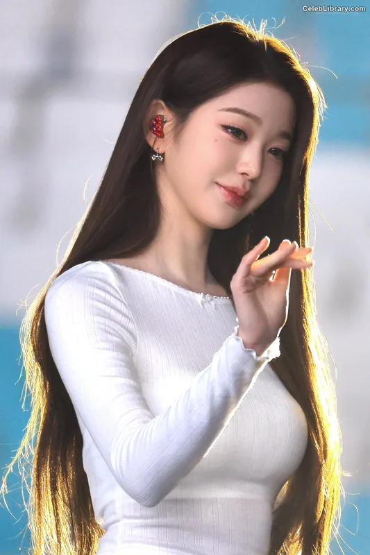 Jang Won-young  장원영 WONYOUNG photo 6 of 5846