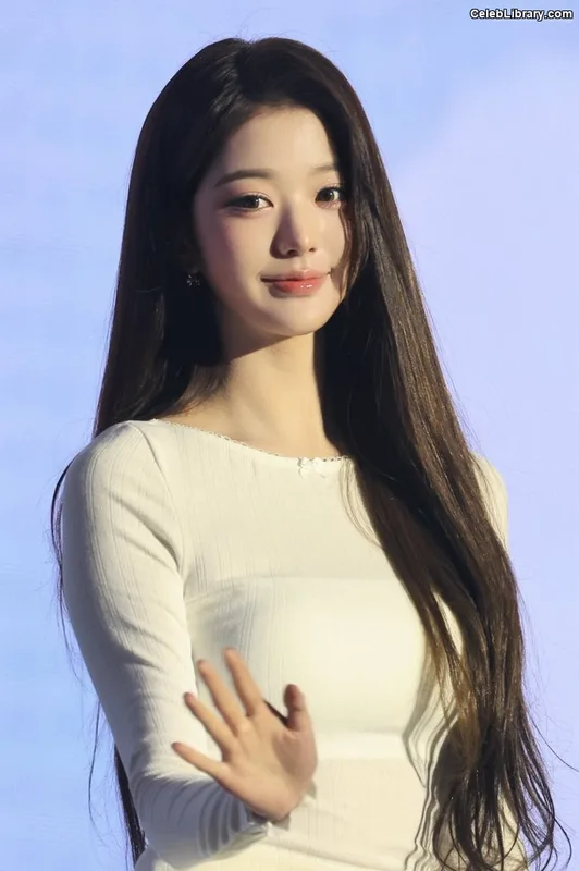 Jang Won-young  장원영 WONYOUNG photo 12 of 5846
