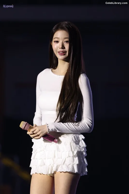 Jang Won-young  장원영 WONYOUNG photo 23 of 5846