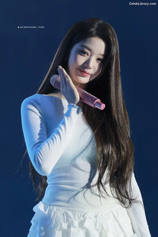 Jang Won-young  장원영 WONYOUNG photo 2 of 5846