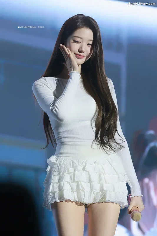 Jang Won-young  장원영 WONYOUNG photo 3 of 5846