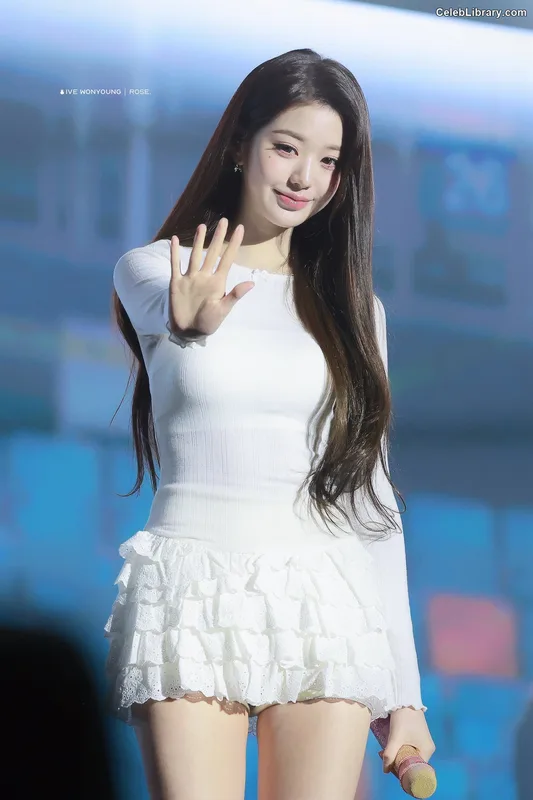 Jang Won-young  장원영 WONYOUNG photo 5 of 5846