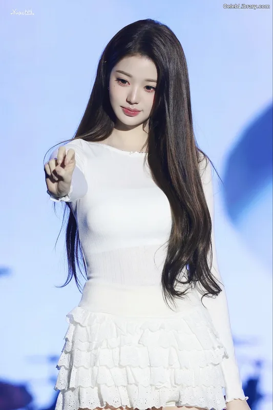 Jang Won-young  장원영 WONYOUNG photo 6 of 5846