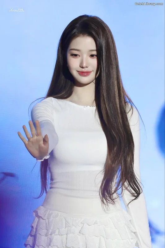 Jang Won-young  장원영 WONYOUNG photo 7 of 5846