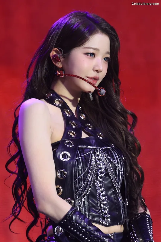 Jang Won-young  장원영 WONYOUNG photo 11 of 5846