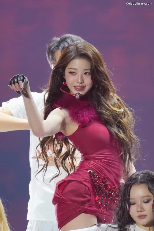 Jang Won-young  장원영 WONYOUNG photo 17 of 5846