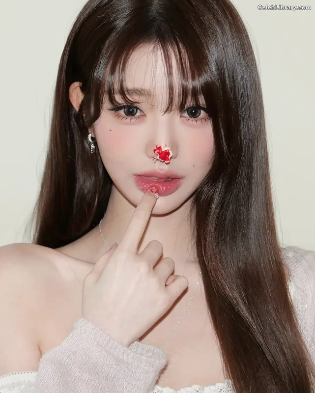 Jang Won-young  장원영 WONYOUNG photo 20 of 5846