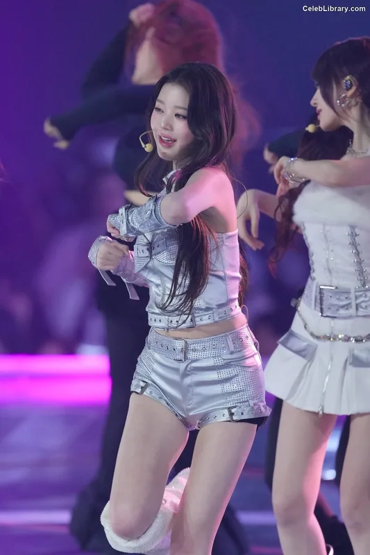 Jang Won-young  장원영 WONYOUNG photo 2 of 5846