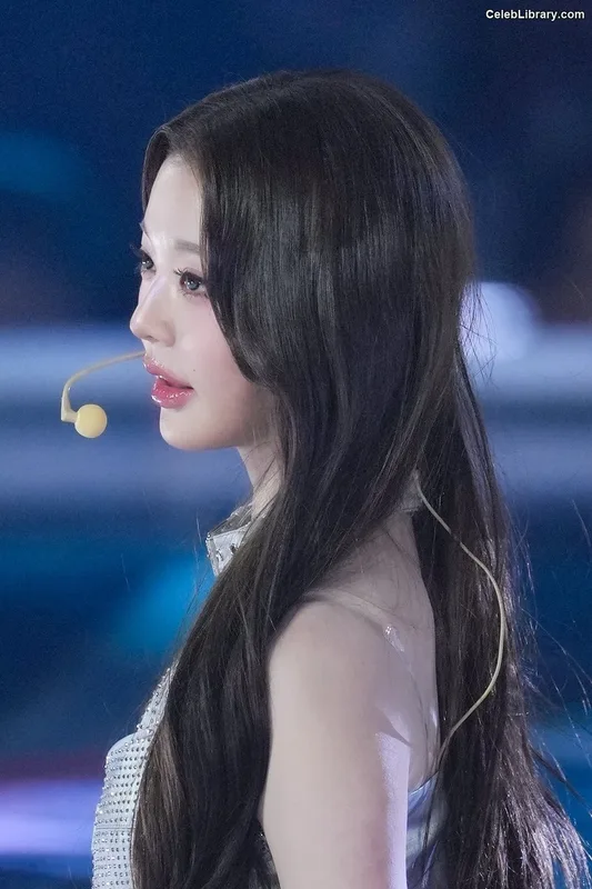 Jang Won-young  장원영 WONYOUNG photo 5 of 5846