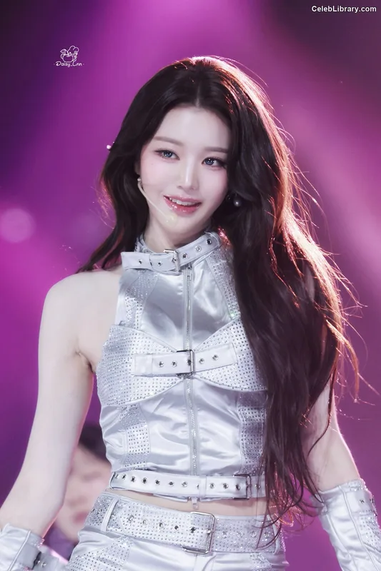 Jang Won-young  장원영 WONYOUNG photo 20 of 5846