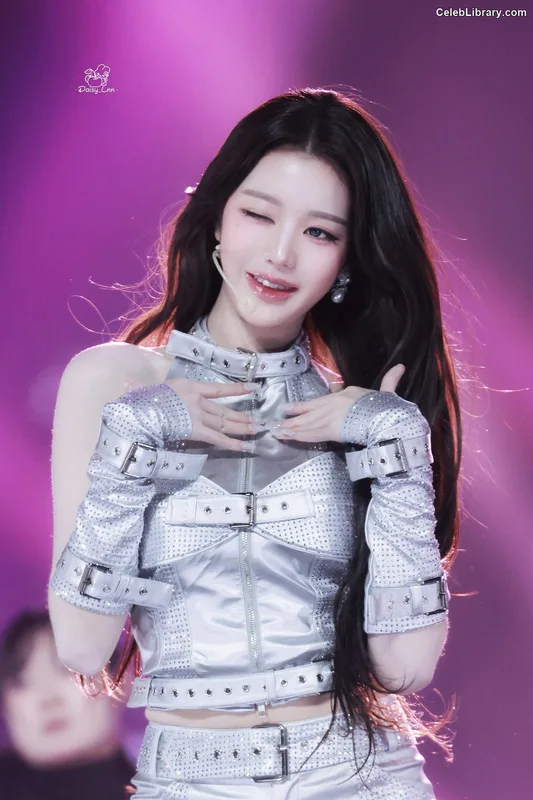 Jang Won-young  장원영 WONYOUNG photo 21 of 5846