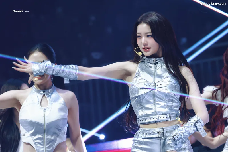 Jang Won-young  장원영 WONYOUNG photo 1 of 5846