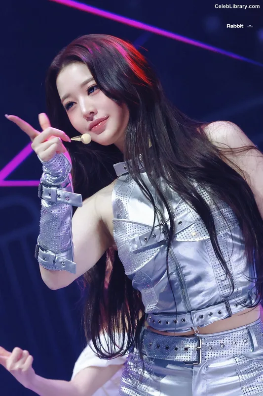 Jang Won-young  장원영 WONYOUNG photo 3 of 5846