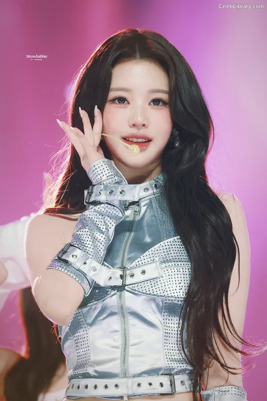 Jang Won-young  장원영 WONYOUNG photo 9 of 5846