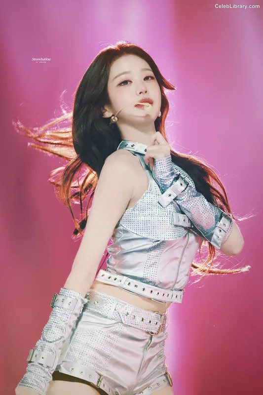 Jang Won-young  장원영 WONYOUNG photo 11 of 5846
