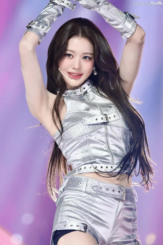 Jang Won-young  장원영 WONYOUNG photo 12 of 5846