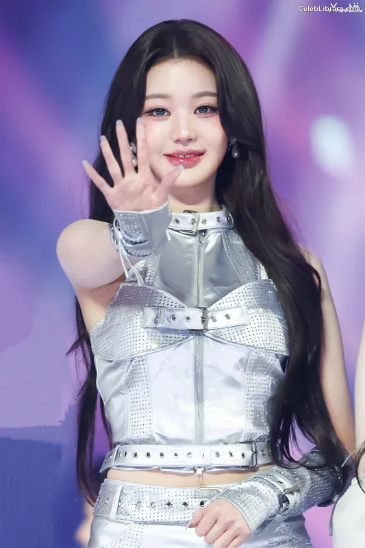Jang Won-young  장원영 WONYOUNG photo 17 of 5846