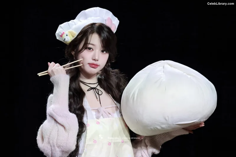Jang Won-young  장원영 WONYOUNG photo 22 of 5846