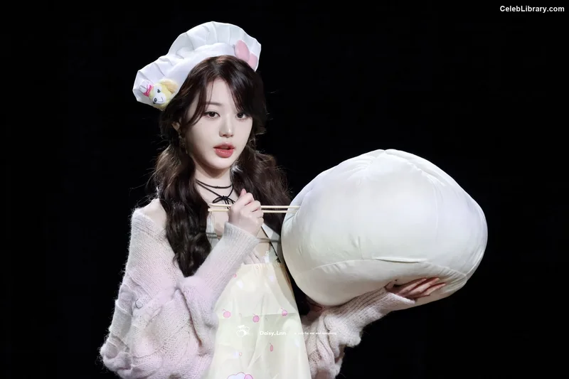 Jang Won-young 장원영 WONYOUNG photo 2 of 5846