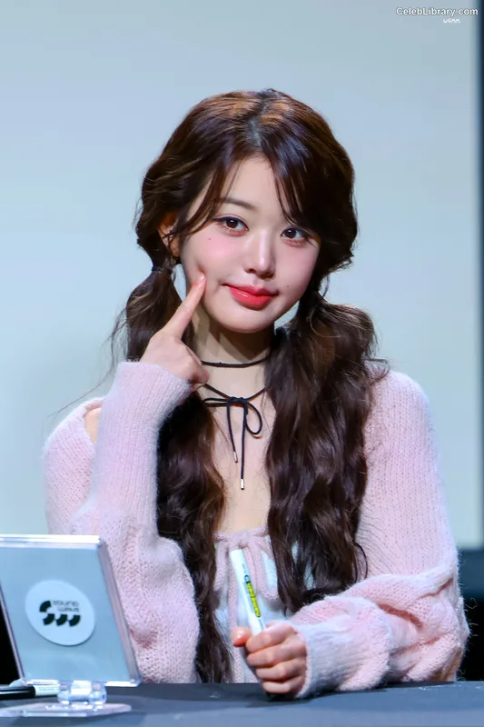 Jang Won-young 장원영 WONYOUNG photo 18 of 5846