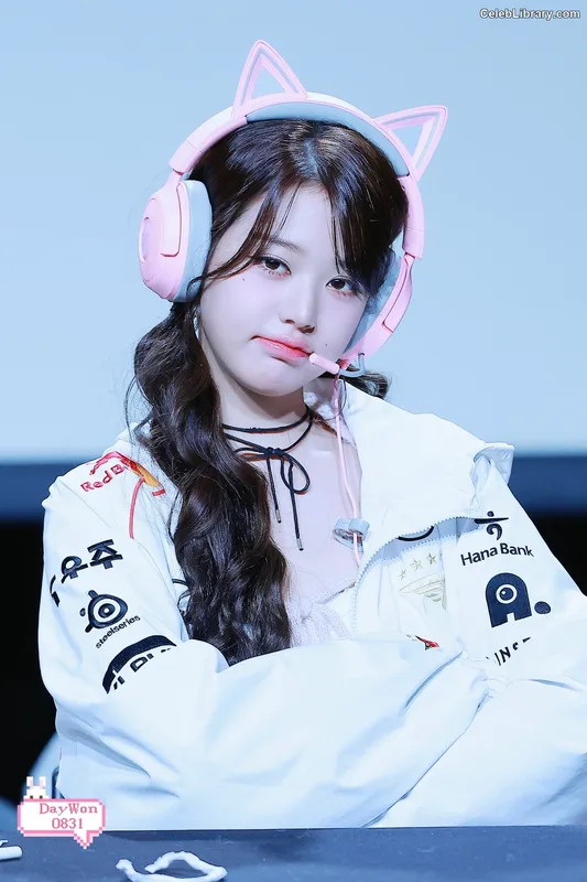 Jang Won-young 장원영 WONYOUNG photo 2 of 5846