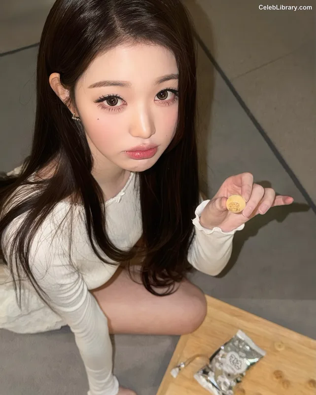 Jang Won-young 장원영 WONYOUNG photo 12 of 5846