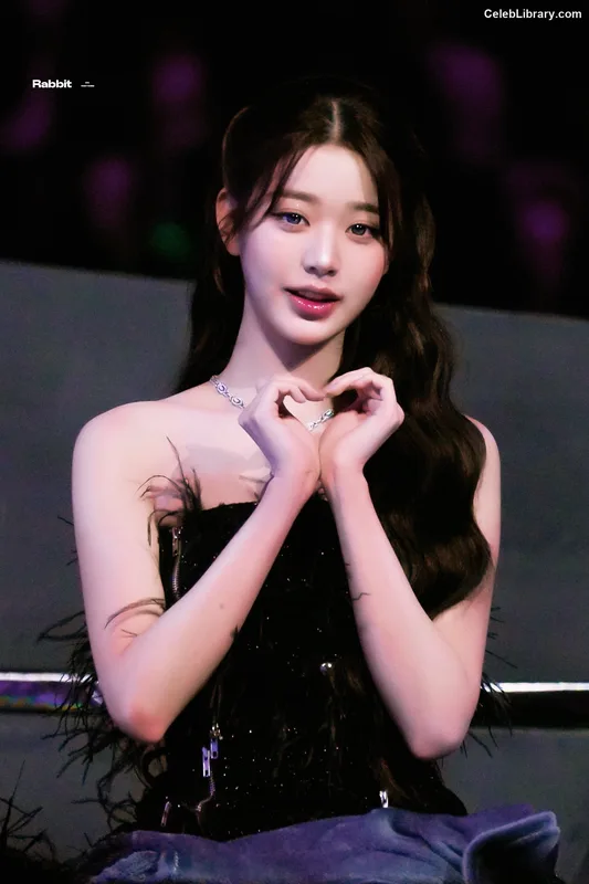 Jang Won-young 장원영 WONYOUNG photo 21 of 5846