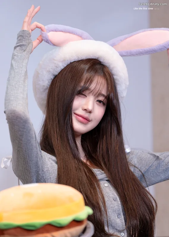 Jang Won-young 장원영 WONYOUNG photo 24 of 5846