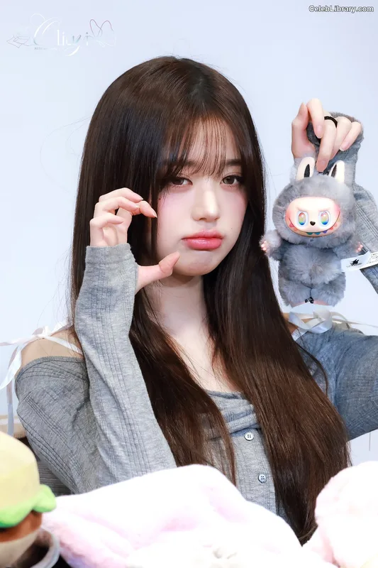 Jang Won-young  장원영 WONYOUNG photo 12 of 5846