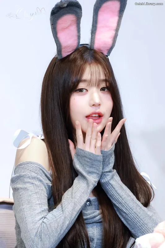 Jang Won-young  장원영 WONYOUNG photo 10 of 5846