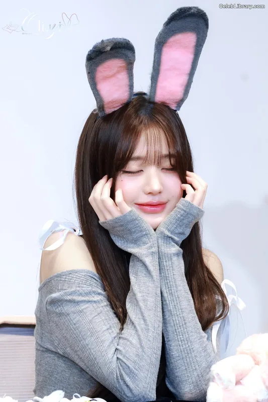 Jang Won-young  장원영 WONYOUNG photo 11 of 5846