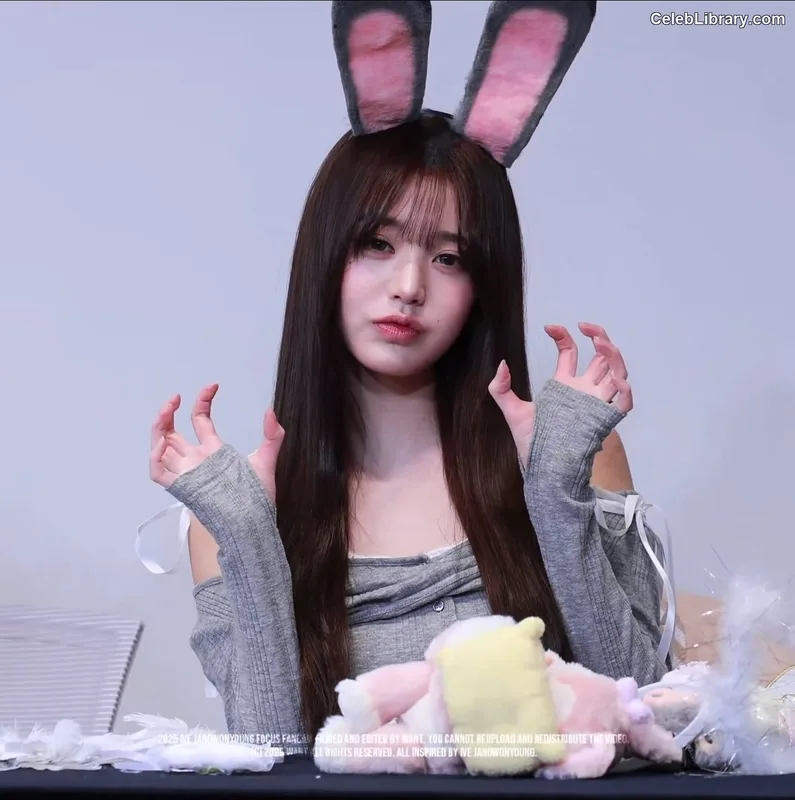 Jang Won-young  장원영 WONYOUNG photo 17 of 5846