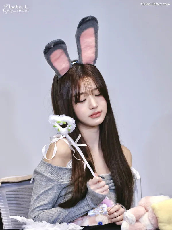 Jang Won-young  장원영 WONYOUNG photo 1 of 5846