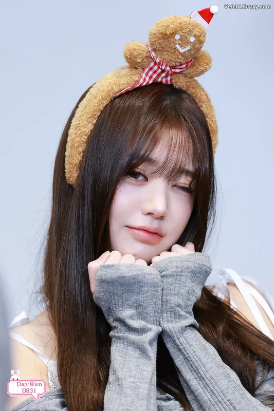 Jang Won-young  장원영 WONYOUNG photo 10 of 5846