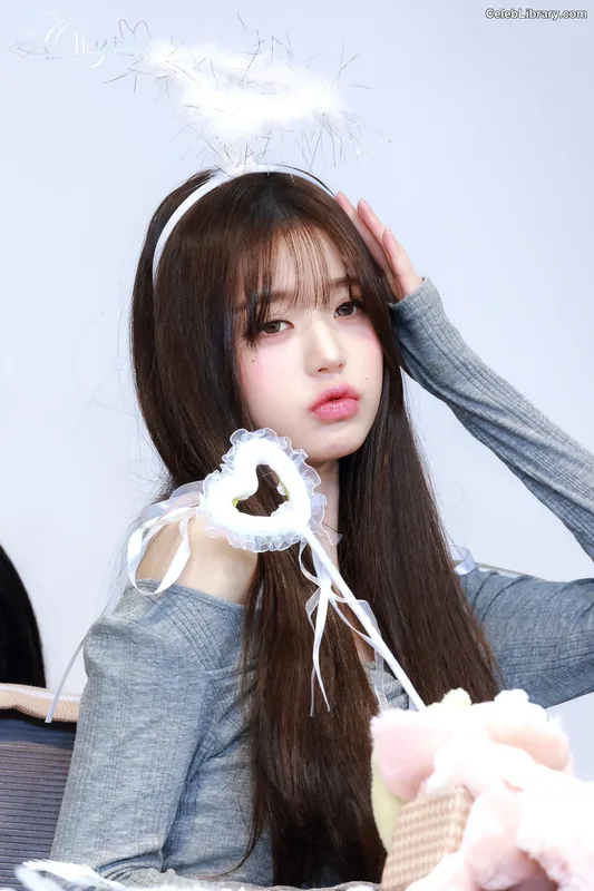 Jang Won-young  장원영 WONYOUNG photo 13 of 5846