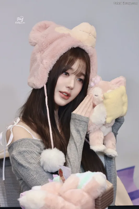 Jang Won-young  장원영 WONYOUNG photo 15 of 5846
