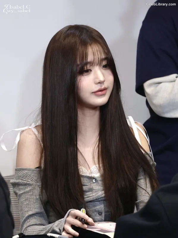 Jang Won-young  장원영 WONYOUNG photo 8 of 5846